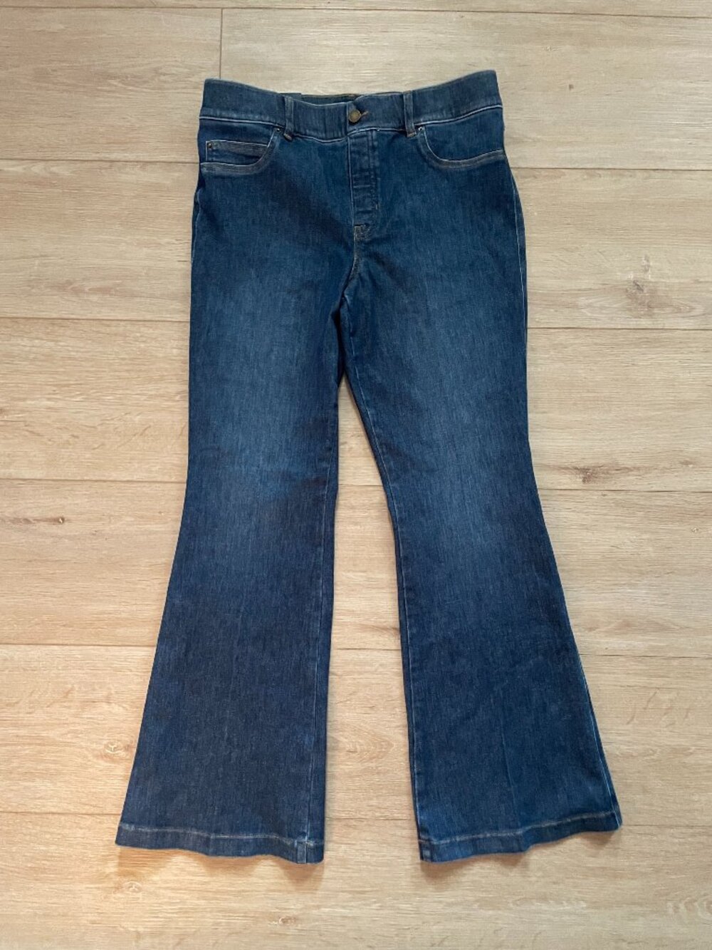 NWT  Spanx XL Petite / XLP SPANXshape EveryWear Flare Jeans Authentic Blue XLP